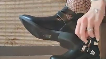 Foot Fetish Meets Nylon Fishnet In This Video