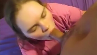 Shemale Vrouw Krijgt Orale Creampie Van Sissy Man