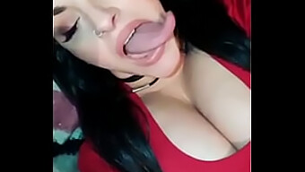 Kỹ Năng Oral Gợi Cảm Và Hành Động Deepthroat Của Một Cô Gái Trẻ Latina