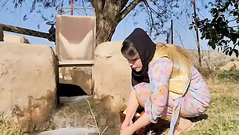 عشق ورزی پرشور همسر هندی با برادرشوهرش، از جمله رابطه جنسی دهانی و مقعدی، منجر به پایان صورت و یک ویدیوی جدید رضایت بخش می شود.