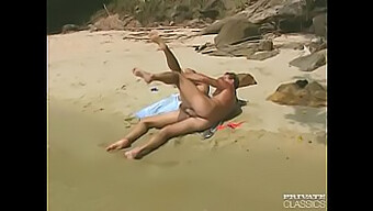 O Bumbum Retrô De Praia De Laura Palmer, Com Foda Na Cara E Gozada