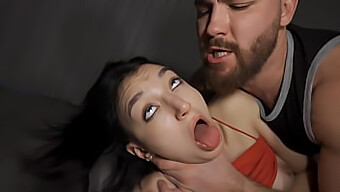 Madison Quinn Erlebt Intensive Orgasmen Von Einem Großen Schwanz Während Einer Harten Fick-Session Zu Hause.