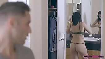 Padrasto Sorrateiro Se Entrega Ao Desejo Tabu De Uma Milf Madura