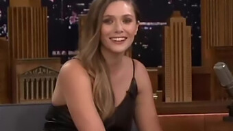 Elizabeth Olsen Pörgős Előadása Egy Lányos Kiadásban