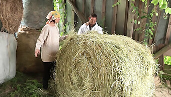 Le Fils D'Un Fermier Allemand Reçoit Une Surprise De Sa Copine