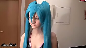 Một Video Hentai Về Tình Dục Cosplay Của Một Thiếu Niên Đức Với Tình Dục Miệng Và Tinh Trùng Trên Mặt.