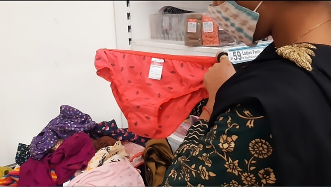 Adolescente India Con Tetas Pequeñas Y Culo Apretado Recibe Una Follada Anal Dura En El Centro Comercial