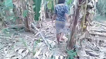 Adolescente India Se Masturba Con Los Dedos Y Hace Una Paja En La Naturaleza