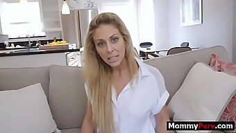 Blond Milf Bukker Under For Utpressing Og Har Sex Med Stesønnen Sin