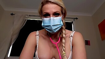 La Milf Australiana Es Ordeñada En Un Juego De Rol Médico Pov Kinky