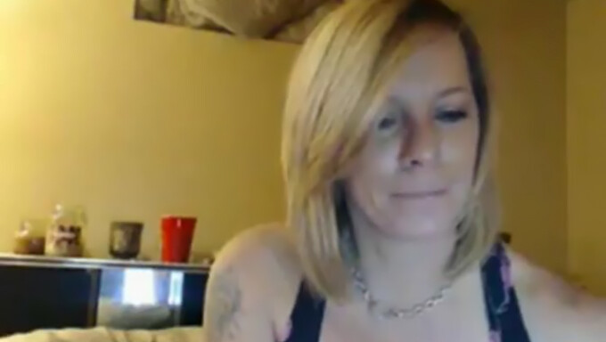 New Milf Amateur Shows Off On Webcam