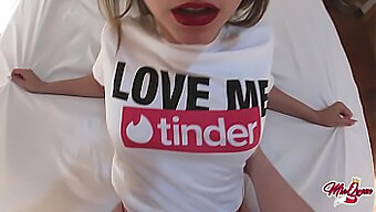 فتاة مراهقة تعيش تجربة القذف غير المخطط له داخل كسها في أول موعد مع Tinder