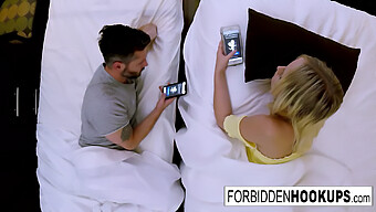 ¡una Rubia Consentida Disfruta Del Sexo Con Su Afortunado Hermanastro! ¡no Te Pierdas Esta Escena Caliente!