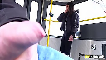 Video Pov De Una Chica Pillada Masturbándose En Transporte Público