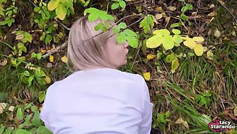 Pov-Video Av Oralsex Med En Tsjekkisk 18-Åring I En Skogspark