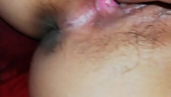 Chatte Serrée Se Fait Baiser Dans Une Vidéo Amateur