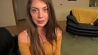 La Performance Séduisante D'Elena Koshka Dans Une Vidéo Porno Adolescente